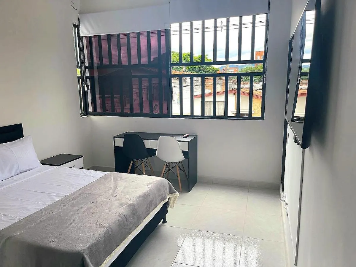 Apartamentos, Colores Del Estadio - Laureles. メデジン コロンビア