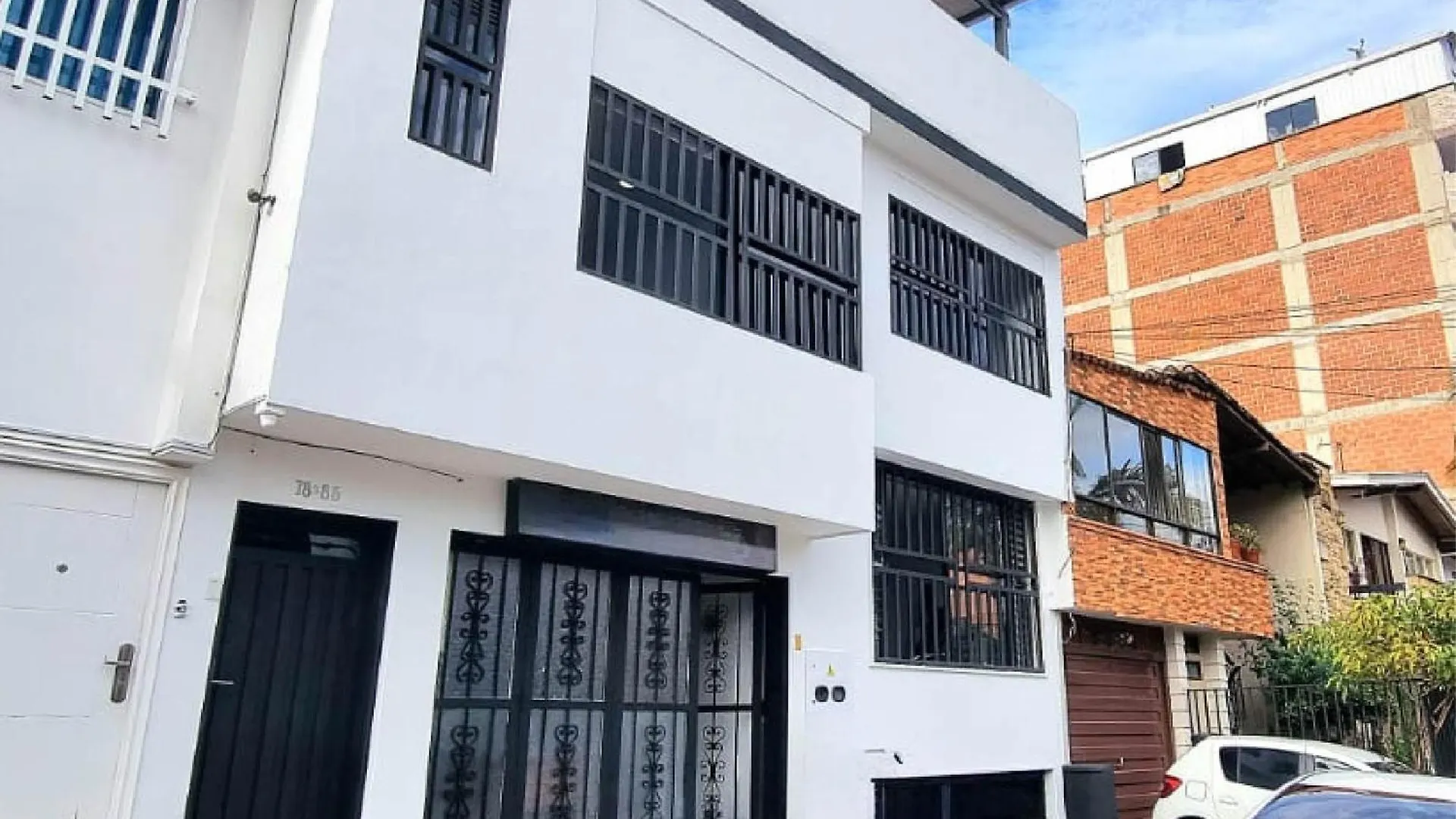Apartamentos, Colores Del Estadio - Laureles. メデジン アパート