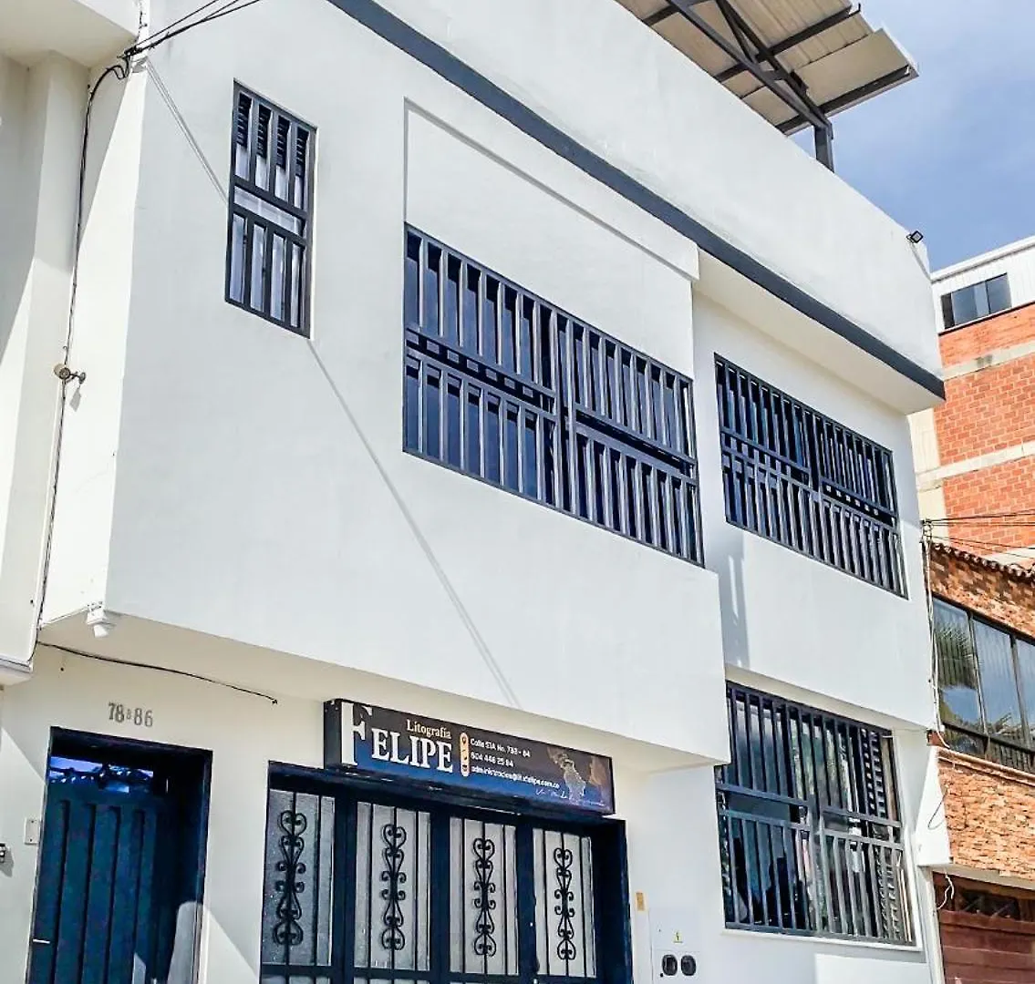 Apartamentos, Colores Del Estadio - Laureles. メデジン 0*,  コロンビア