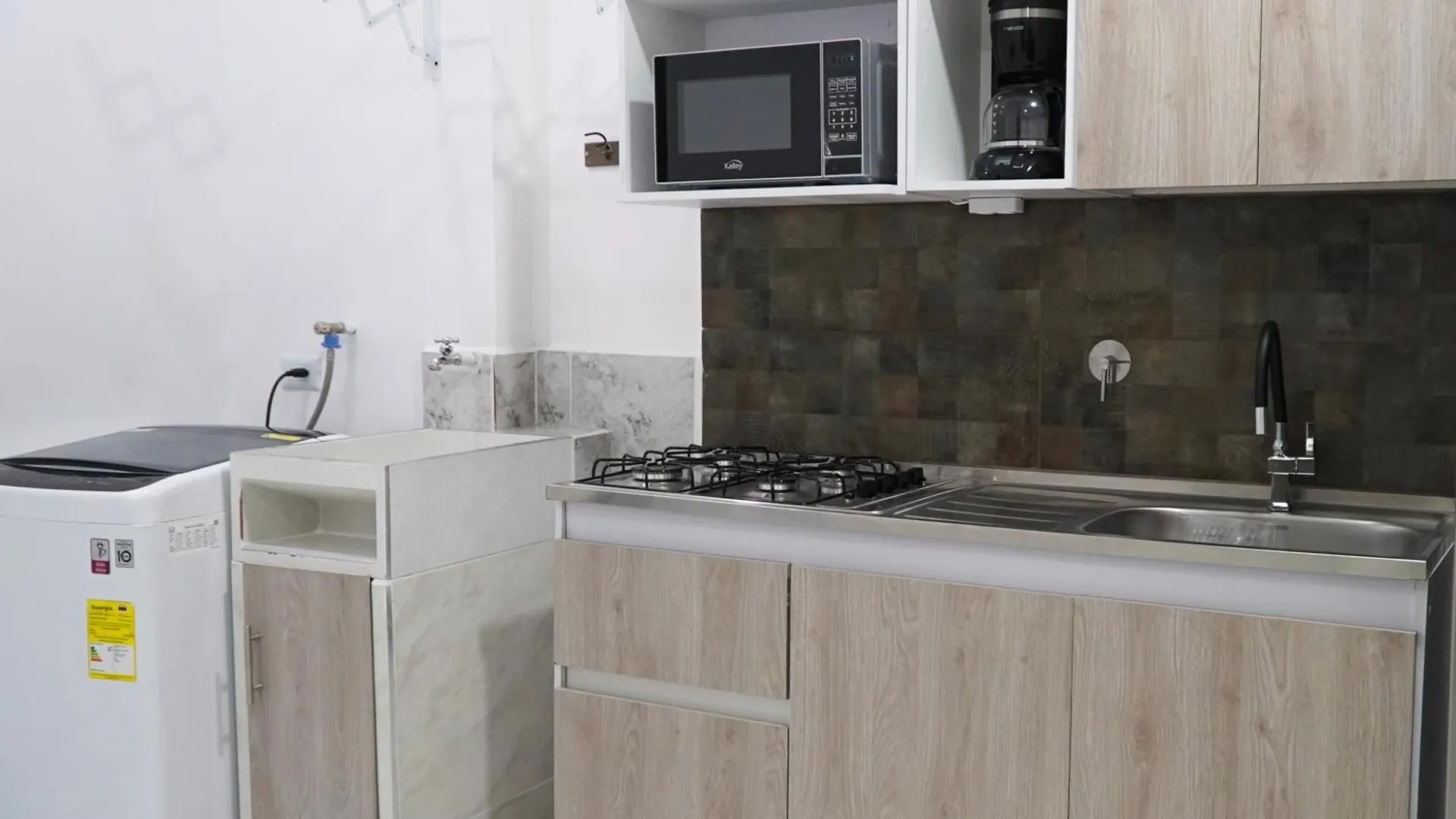 アパート Apartamentos, Colores Del Estadio - Laureles. メデジン