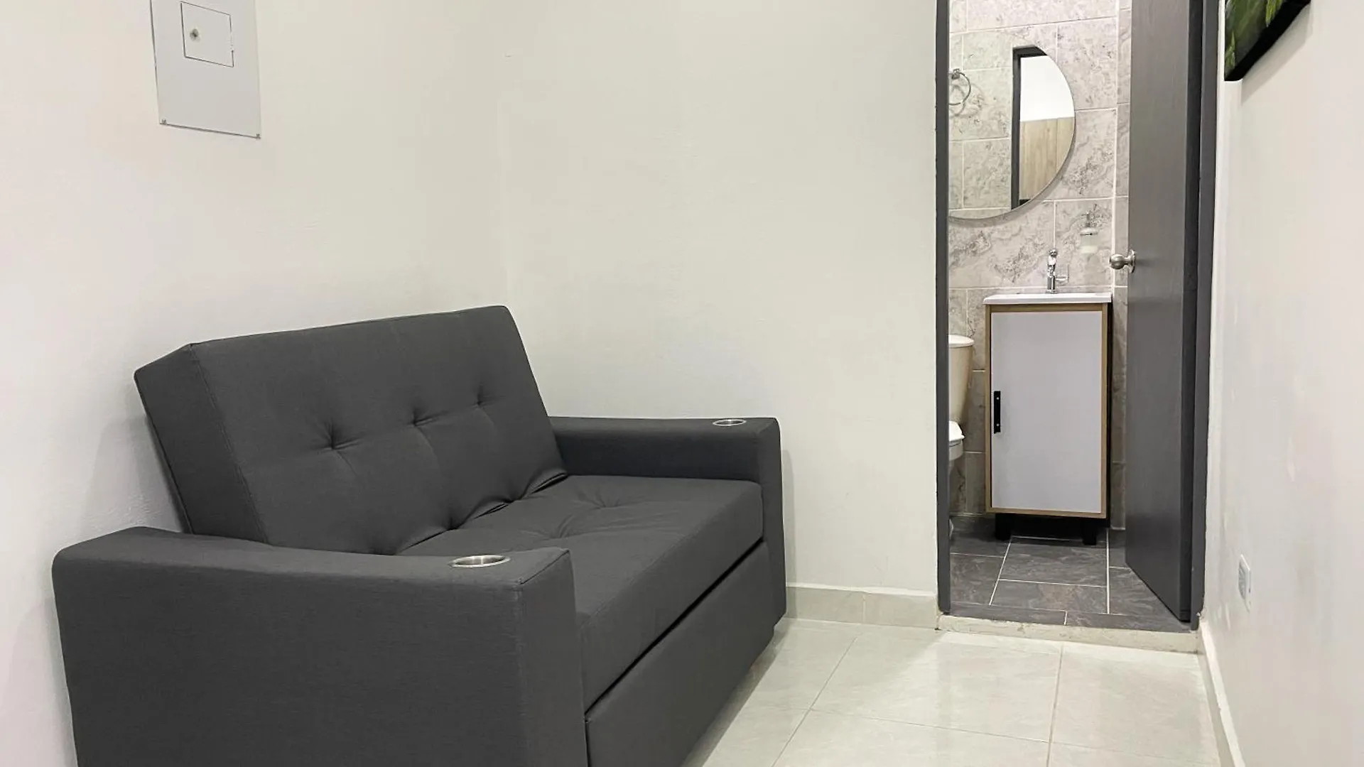 Apartamentos, Colores Del Estadio - Laureles. メデジン