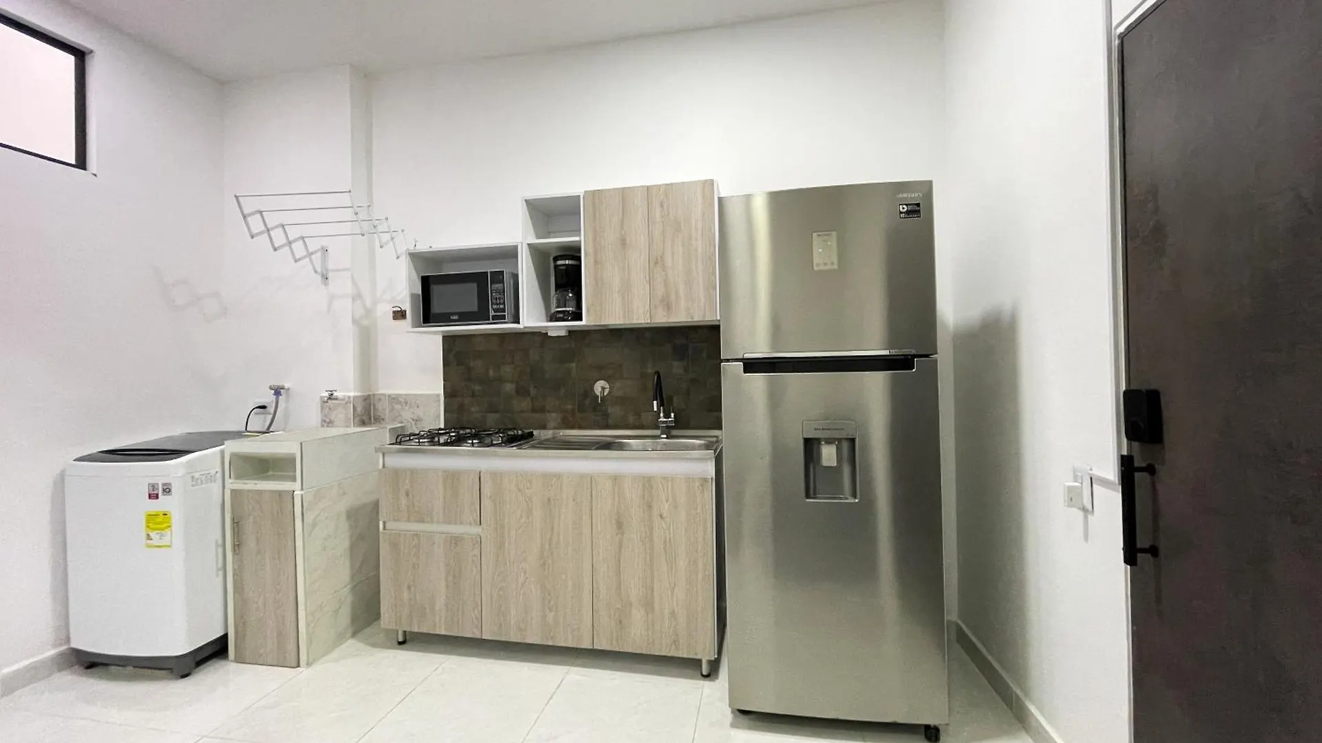 Apartamentos, Colores Del Estadio - Laureles. メデジン