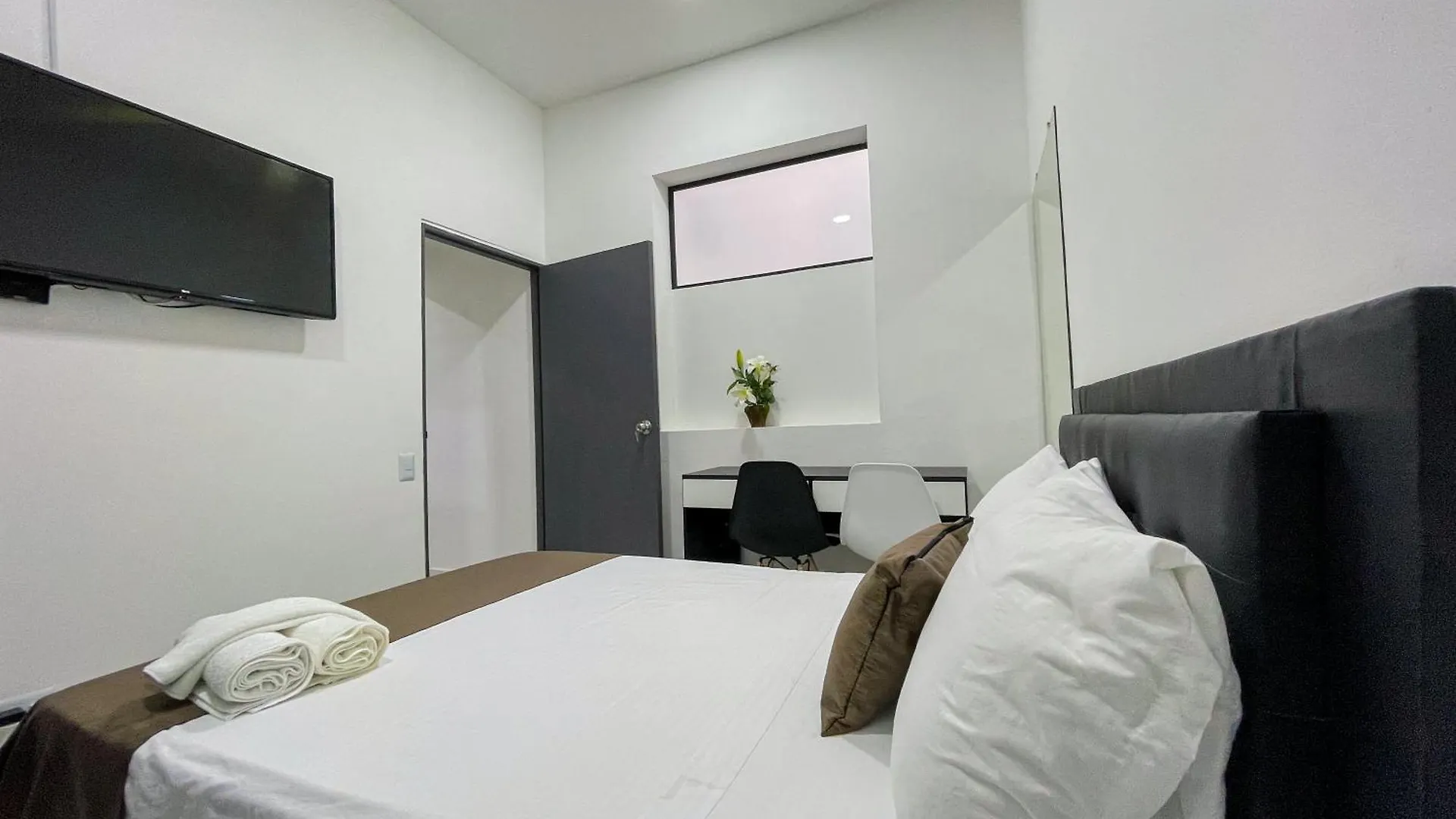 Apartamentos, Colores Del Estadio - Laureles. メデジン コロンビア