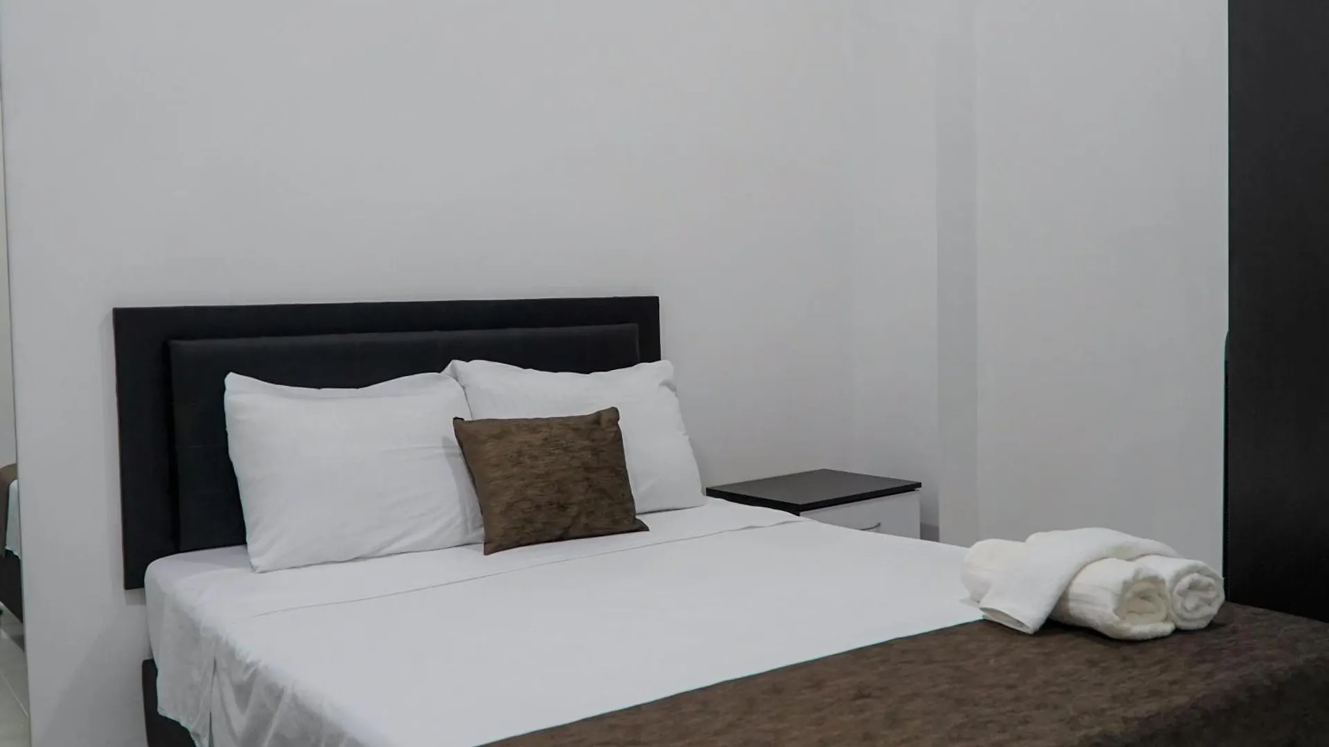 Apartamentos, Colores Del Estadio - Laureles. メデジン