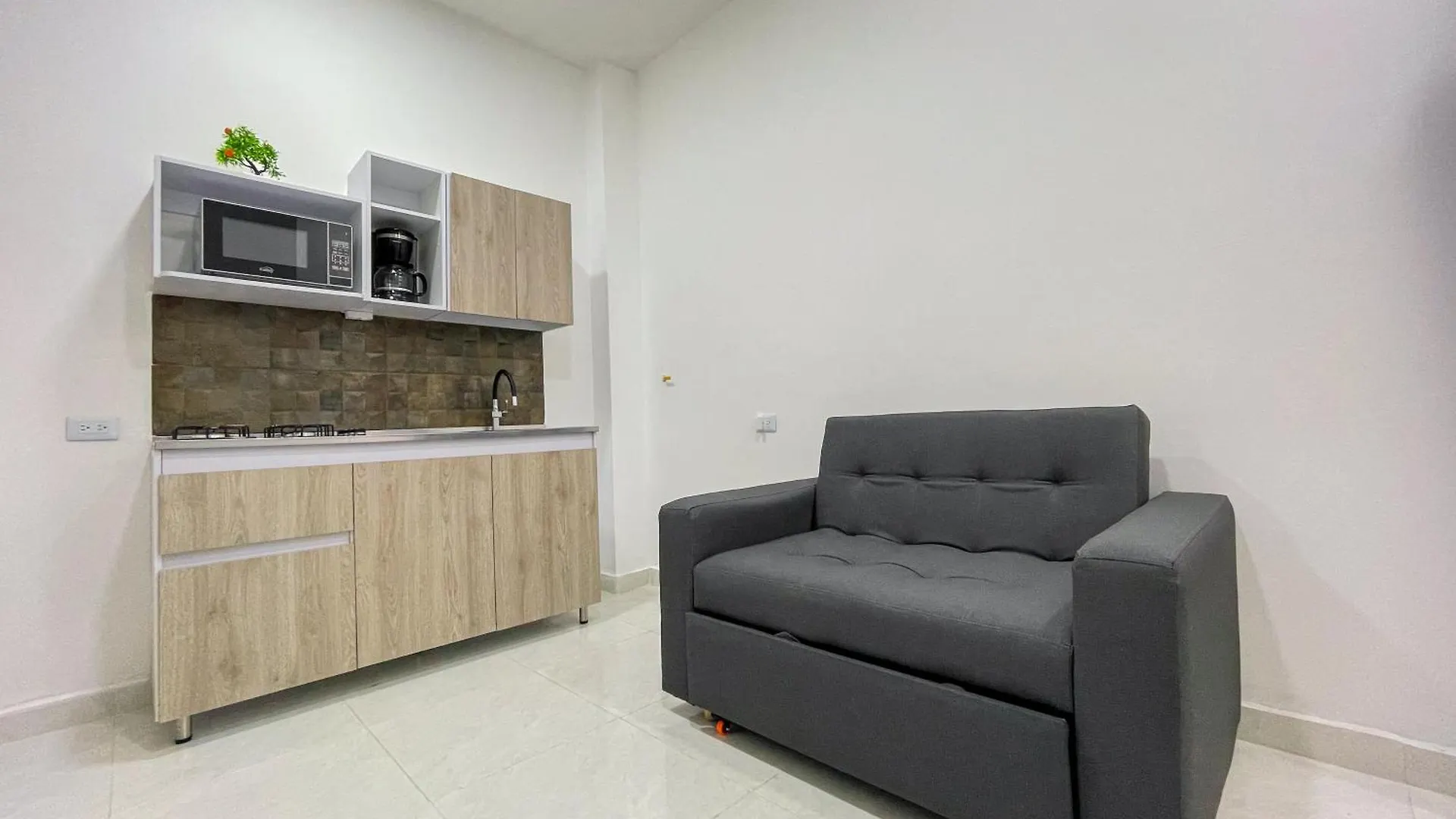 Apartamentos, Colores Del Estadio - Laureles. メデジン 0*,  コロンビア