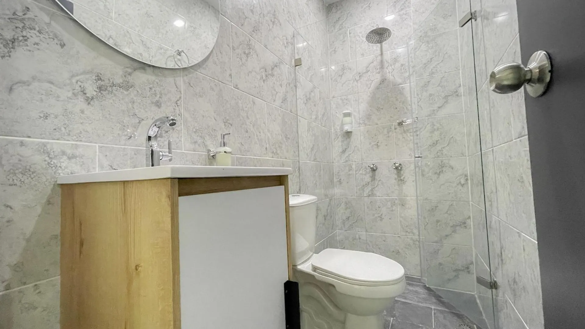 アパート Apartamentos, Colores Del Estadio - Laureles. メデジン