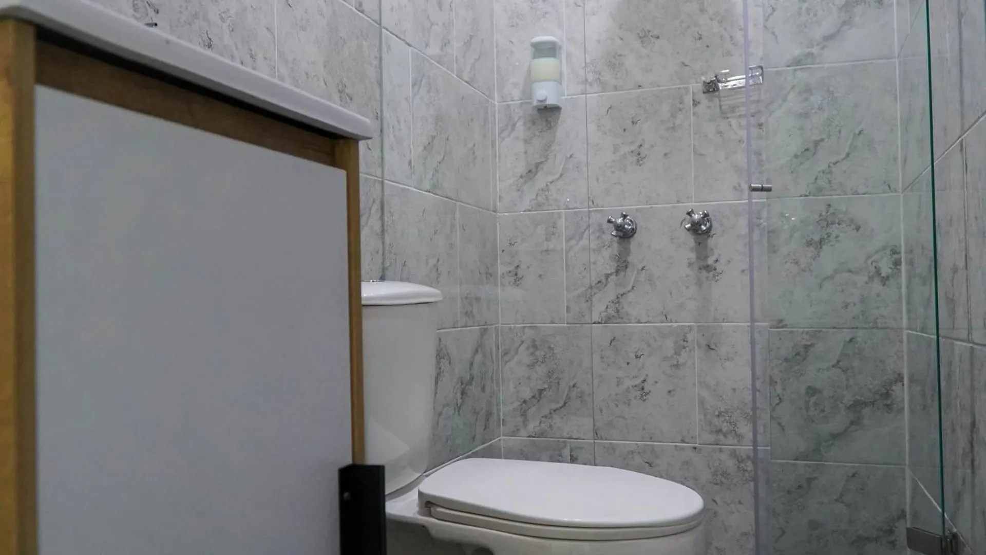 Apartamentos, Colores Del Estadio - Laureles. メデジン 0*,