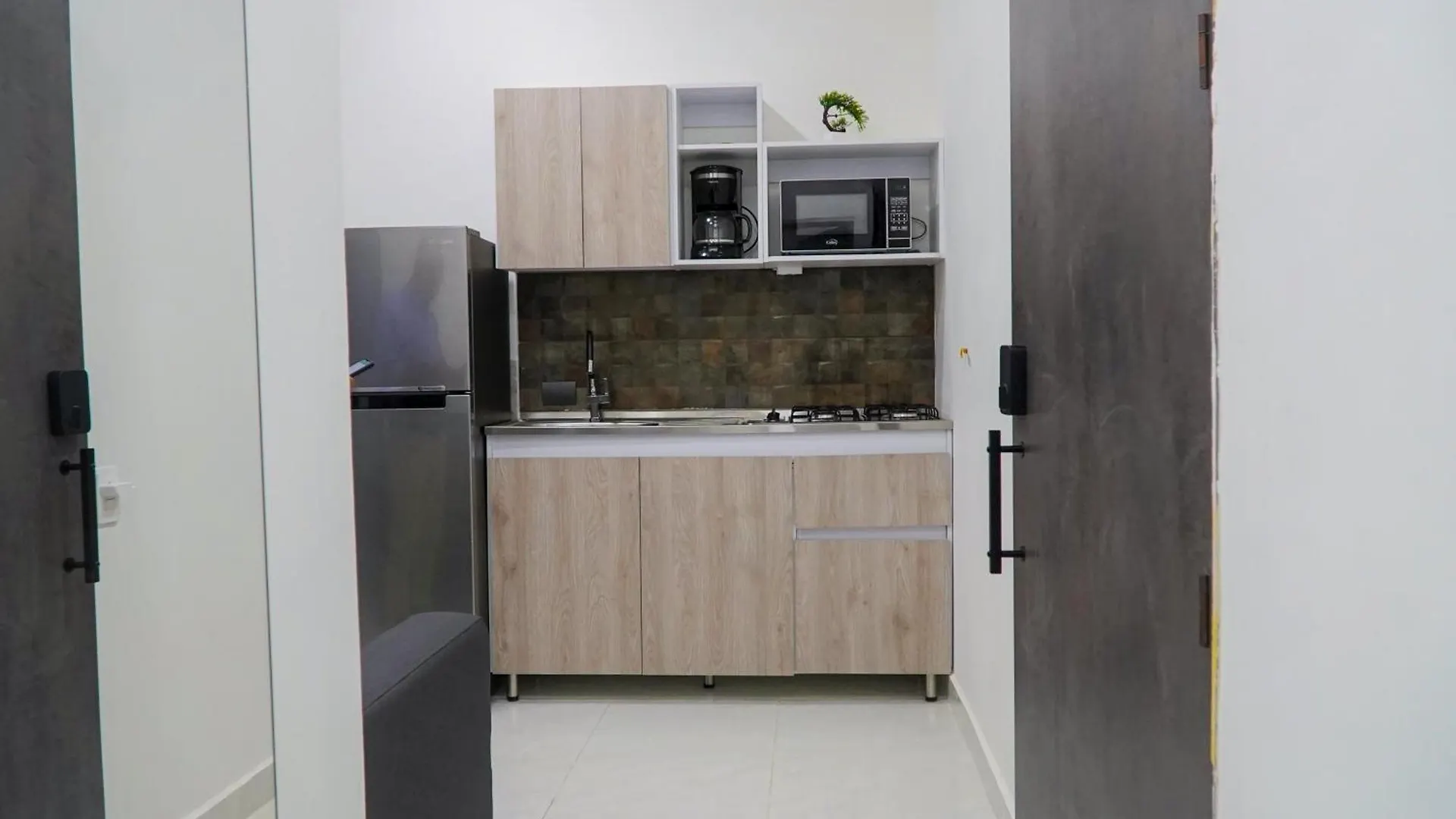 アパート Apartamentos, Colores Del Estadio - Laureles. メデジン