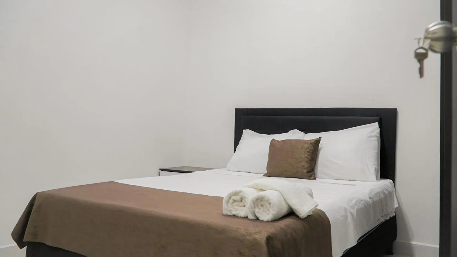 Apartamentos, Colores Del Estadio - Laureles. メデジン 0*,