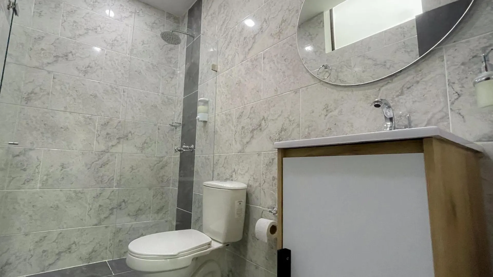 Apartamentos, Colores Del Estadio - Laureles. メデジン アパート