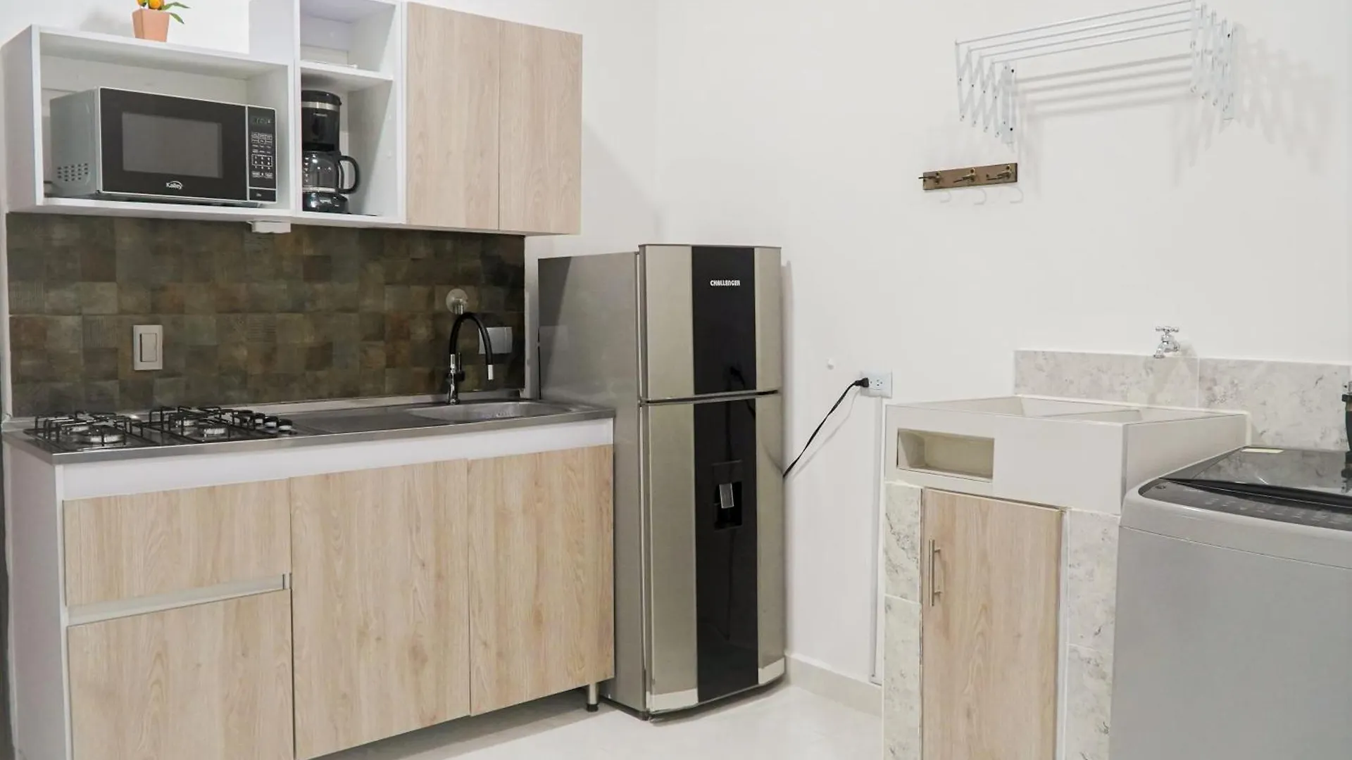 アパート Apartamentos, Colores Del Estadio - Laureles. メデジン コロンビア