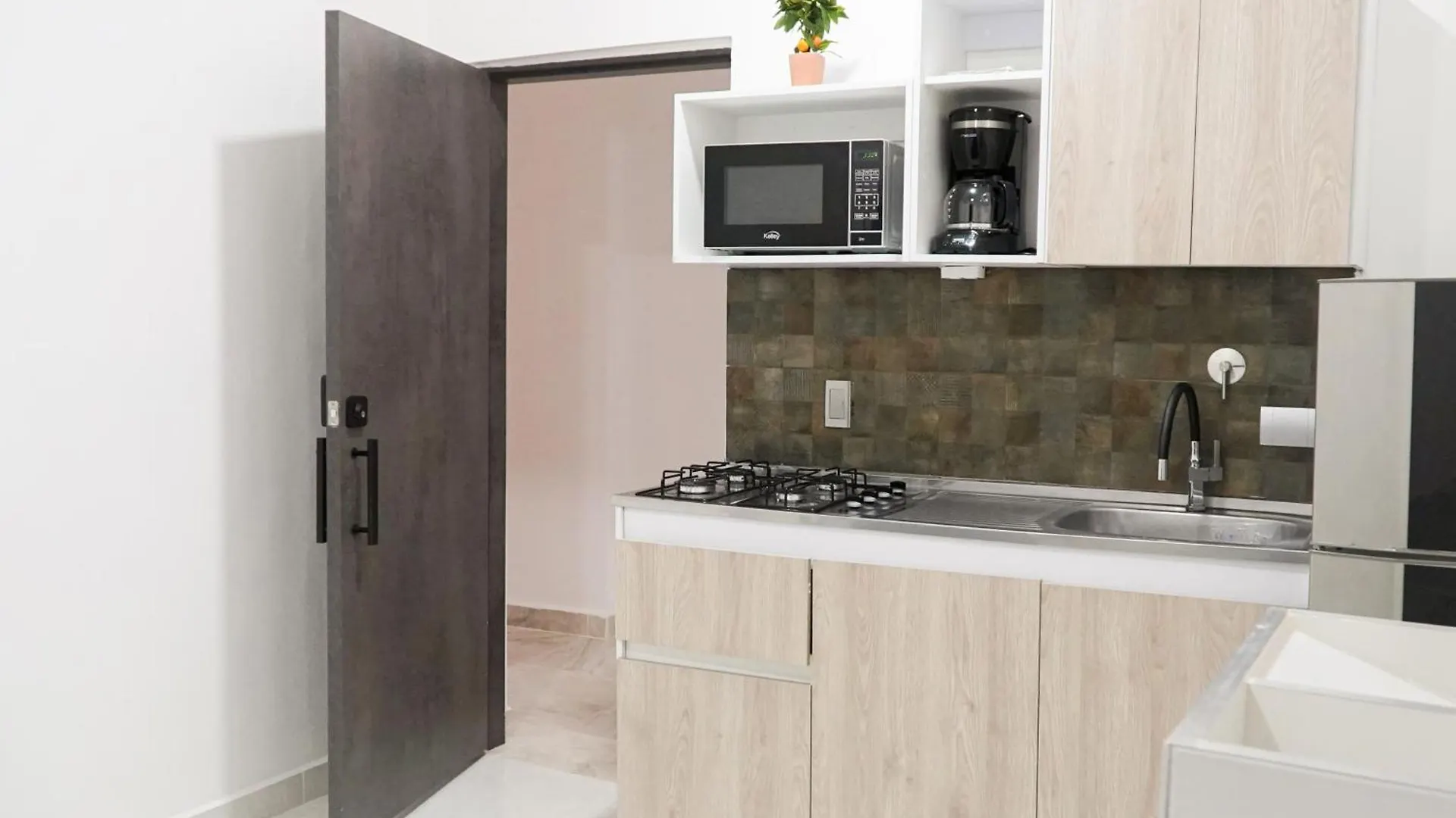 Apartamentos, Colores Del Estadio - Laureles. メデジン 0*,  コロンビア